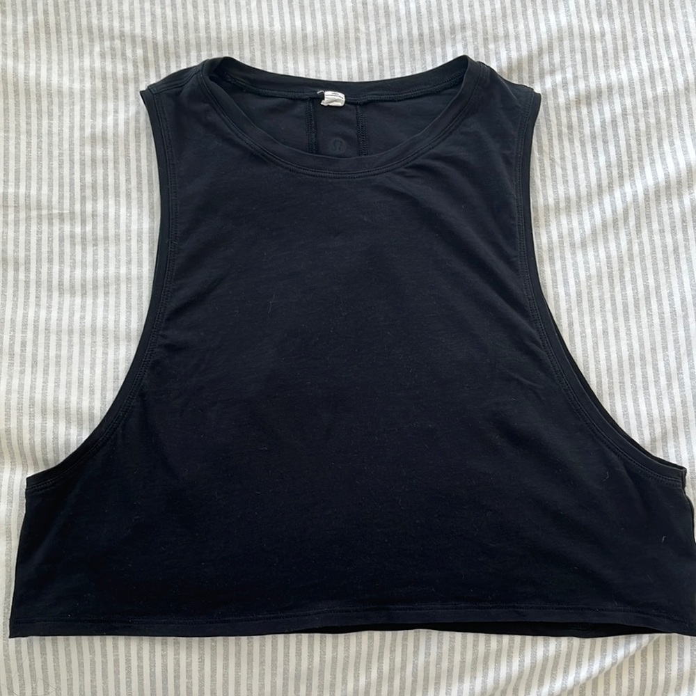 Lululemon cropped black tank top